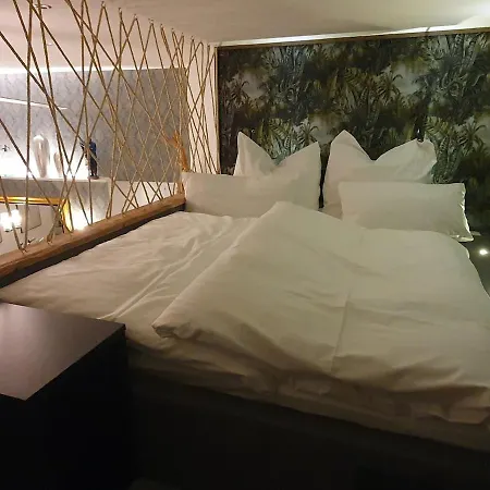 Blaue Lilie Im Herzen Der Altstadt *